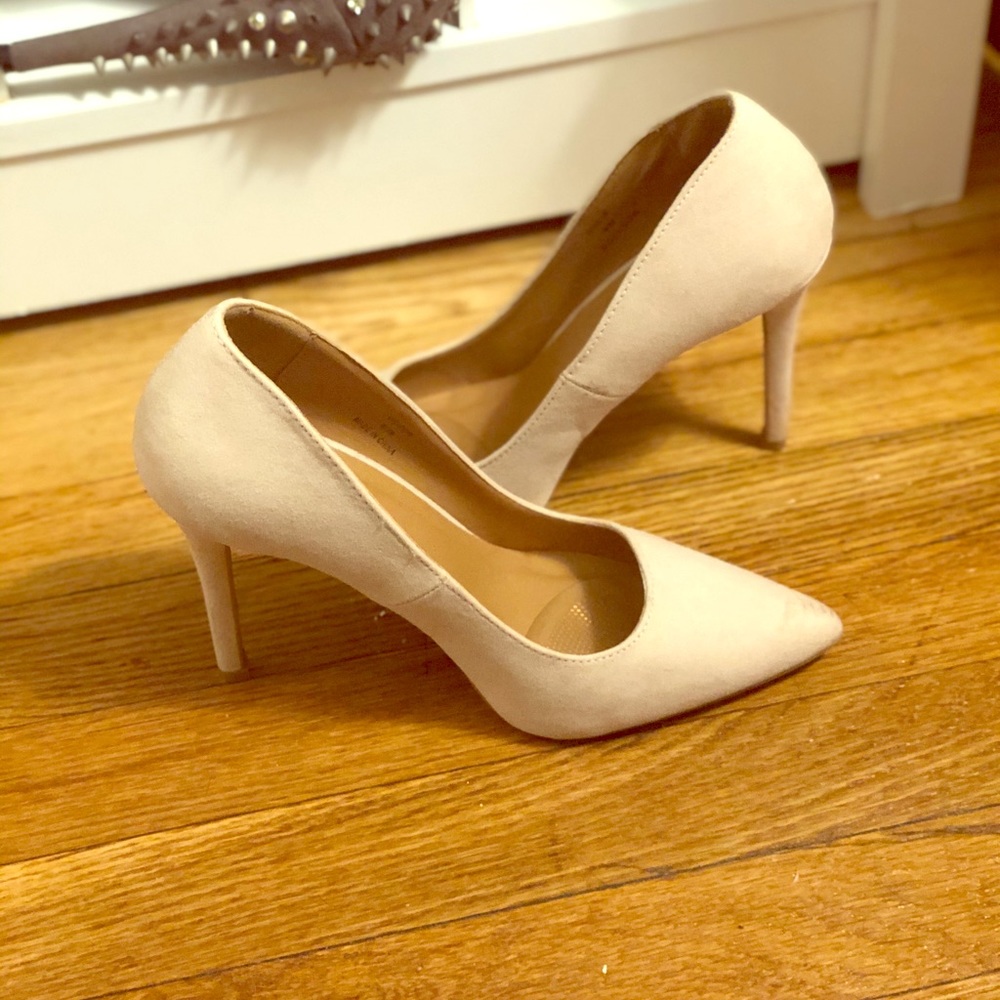 Pink suede pumps